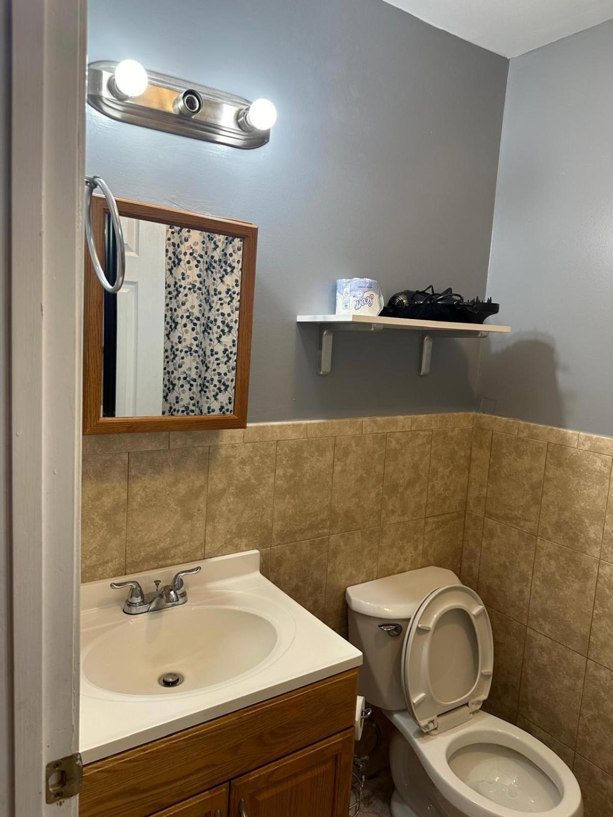 Divine Villa Guest House 65 Sherman 6Mins To Airport And 4Mins To Penn Station Newark Exterior foto